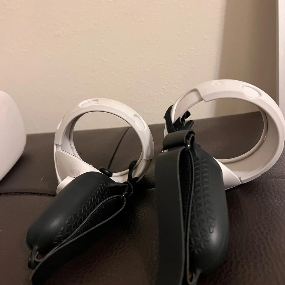 Oculus Quest 2 (64 gb)